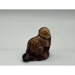 Wade Whimsies Beaver Figurine – Mini Glazed Ceramic, Vintage Animal Collectible